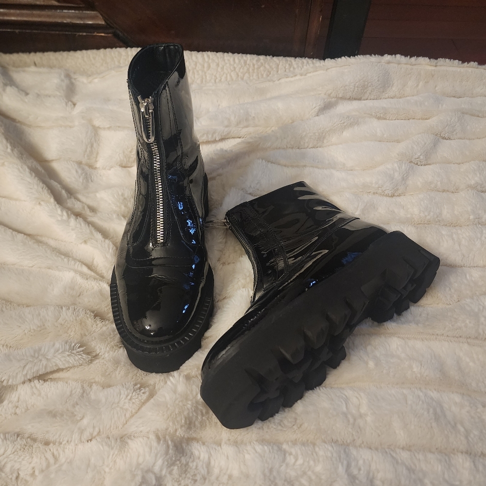 Size 7 Aquatalia Black Patent Ankle Booties